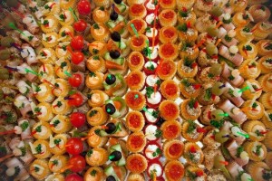 10 ярких идей для канапе на шпажках! Закуска, которая понравится всем