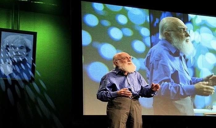 Бывший канадский фокусник тролил коллег.