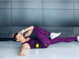 Боремся с обвисшим животом и боками: 5 действенных упражнений для плоского живота